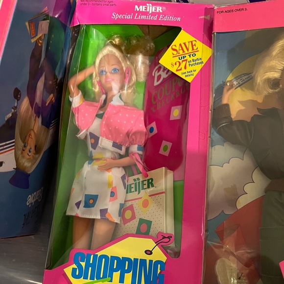 7 CLASSIC BARBIES IN A BOX PACKED LIMITED EDITION - Picture 6 of 7